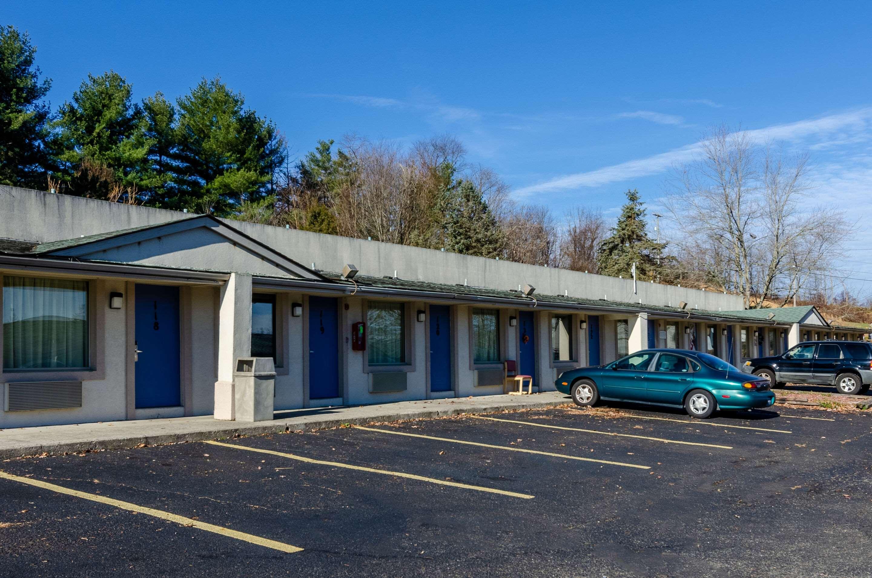 Rodeway Inn Wytheville Exterior photo